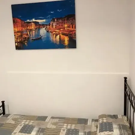 Close Guglie Bridge * Венеция