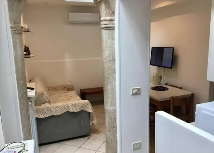 Apartment Close Guglie Bridge