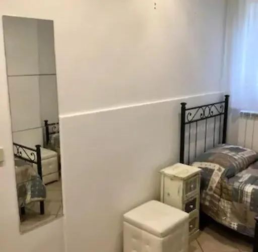 Close Guglie Bridge Apartment