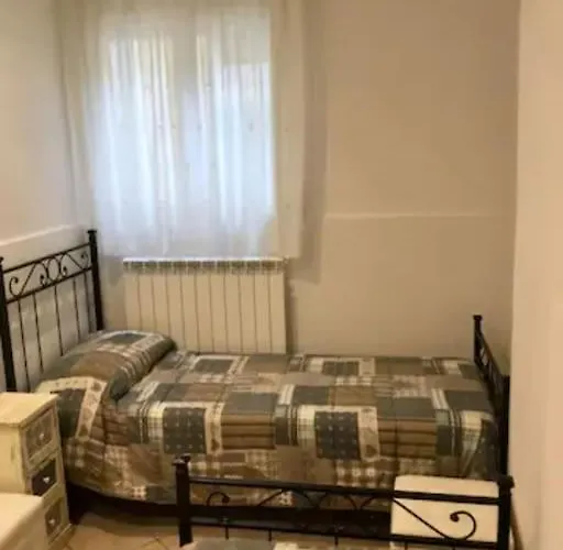 Close Guglie Bridge Apartment Venice