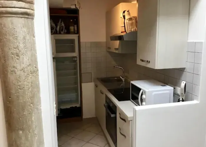 Close Guglie Bridge Apartment *